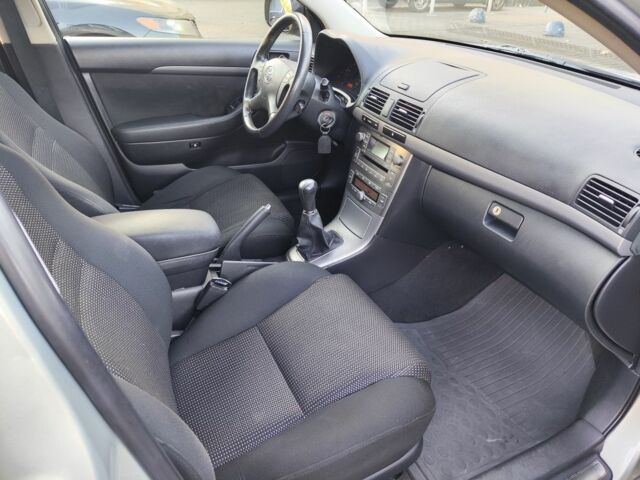 Бежевый Тойота Авенсис, объемом двигателя 2 л и пробегом 263 тыс. км за 6500 $, фото 8 на Automoto.ua