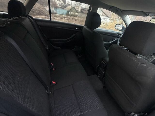 Бежевий Тойота Авенсіс, об'ємом двигуна 2 л та пробігом 200 тис. км за 2850 $, фото 6 на Automoto.ua
