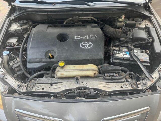 Бежевый Тойота Авенсис, объемом двигателя 2 л и пробегом 300 тыс. км за 2450 $, фото 7 на Automoto.ua