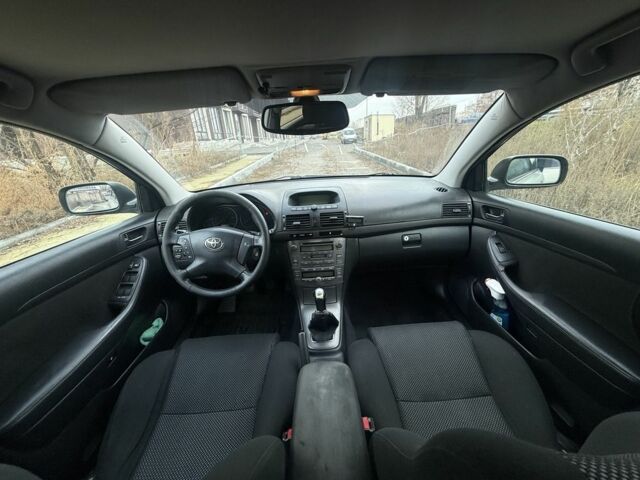 Бежевий Тойота Авенсіс, об'ємом двигуна 2 л та пробігом 200 тис. км за 2850 $, фото 7 на Automoto.ua