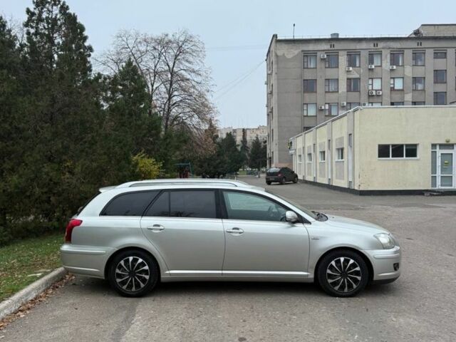 Бежевый Тойота Авенсис, объемом двигателя 2.2 л и пробегом 250 тыс. км за 3350 $, фото 3 на Automoto.ua