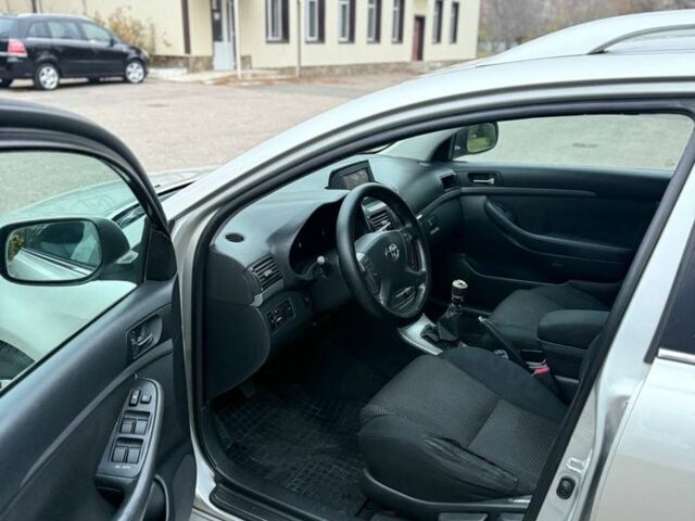 Бежевый Тойота Авенсис, объемом двигателя 2.2 л и пробегом 250 тыс. км за 3350 $, фото 10 на Automoto.ua