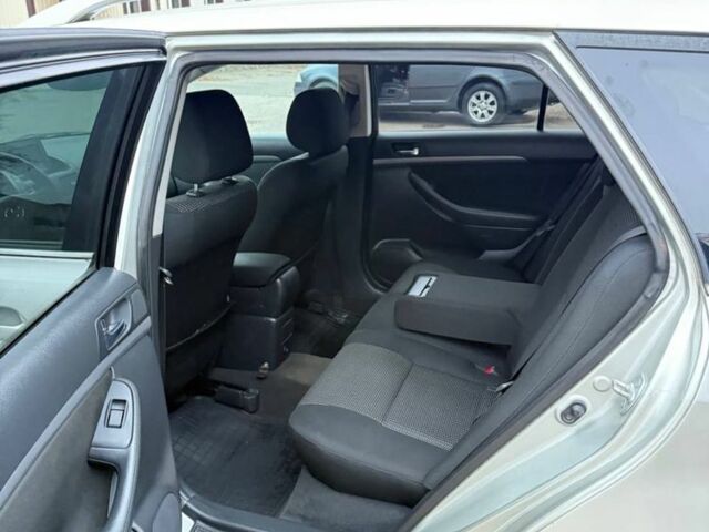 Бежевый Тойота Авенсис, объемом двигателя 2.2 л и пробегом 250 тыс. км за 3350 $, фото 19 на Automoto.ua