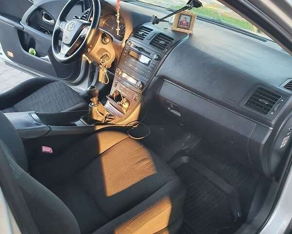 Бежевый Тойота Авенсис, объемом двигателя 2 л и пробегом 290 тыс. км за 8200 $, фото 11 на Automoto.ua