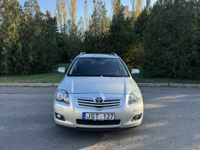 Бежевый Тойота Авенсис, объемом двигателя 2 л и пробегом 250 тыс. км за 3450 $, фото 1 на Automoto.ua