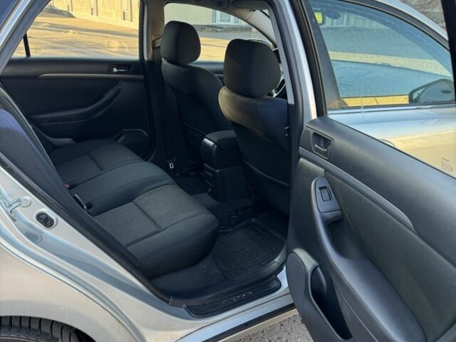 Бежевый Тойота Авенсис, объемом двигателя 2 л и пробегом 250 тыс. км за 3450 $, фото 17 на Automoto.ua