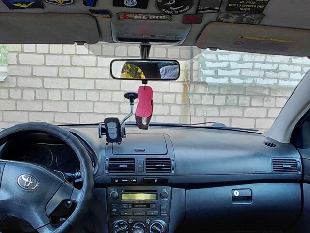 Бежевый Тойота Авенсис, объемом двигателя 2 л и пробегом 350 тыс. км за 2150 $, фото 5 на Automoto.ua