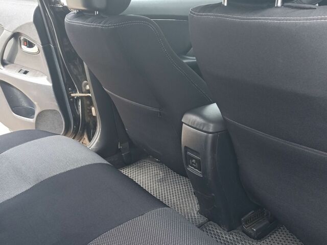 Черный Тойота Авенсис, объемом двигателя 2 л и пробегом 147 тыс. км за 8000 $, фото 8 на Automoto.ua