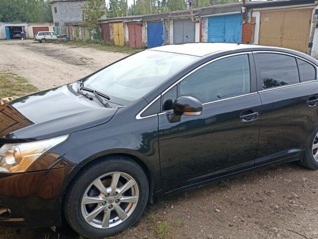 Черный Тойота Авенсис, объемом двигателя 2 л и пробегом 147 тыс. км за 8000 $, фото 3 на Automoto.ua