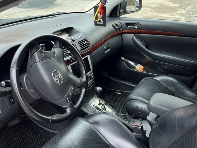 Черный Тойота Авенсис, объемом двигателя 2 л и пробегом 363 тыс. км за 4500 $, фото 5 на Automoto.ua