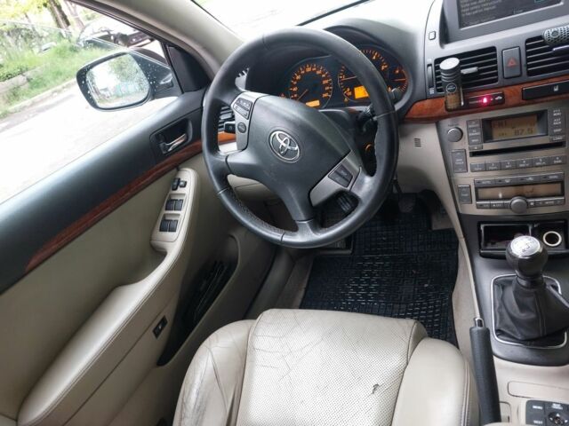 Чорний Тойота Авенсіс, об'ємом двигуна 2.2 л та пробігом 220 тис. км за 5200 $, фото 2 на Automoto.ua