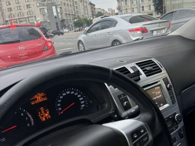 Черный Тойота Авенсис, объемом двигателя 2 л и пробегом 209 тыс. км за 11000 $, фото 4 на Automoto.ua