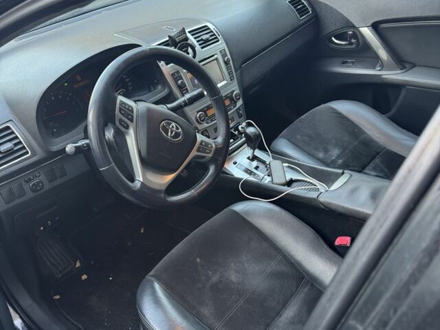 Черный Тойота Авенсис, объемом двигателя 2 л и пробегом 209 тыс. км за 11000 $, фото 2 на Automoto.ua