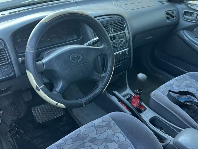 Чорний Тойота Авенсіс, об'ємом двигуна 1.6 л та пробігом 256 тис. км за 2450 $, фото 2 на Automoto.ua