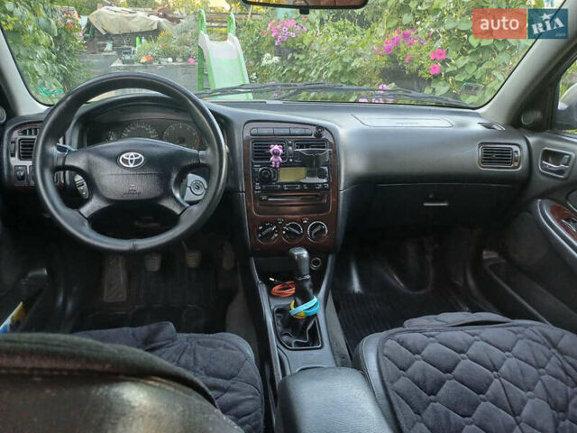 Черный Тойота Авенсис, объемом двигателя 1.99 л и пробегом 252 тыс. км за 3300 $, фото 11 на Automoto.ua