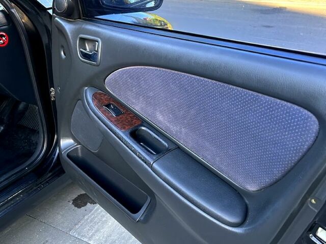 Черный Тойота Авенсис, объемом двигателя 2 л и пробегом 255 тыс. км за 3150 $, фото 8 на Automoto.ua