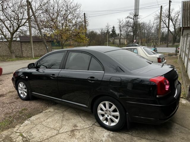 Черный Тойота Авенсис, объемом двигателя 2 л и пробегом 300 тыс. км за 4200 $, фото 2 на Automoto.ua