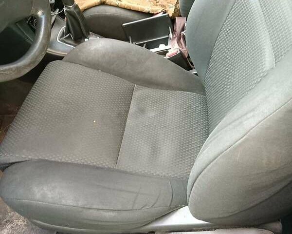 Черный Тойота Авенсис, объемом двигателя 1.79 л и пробегом 181 тыс. км за 4500 $, фото 8 на Automoto.ua