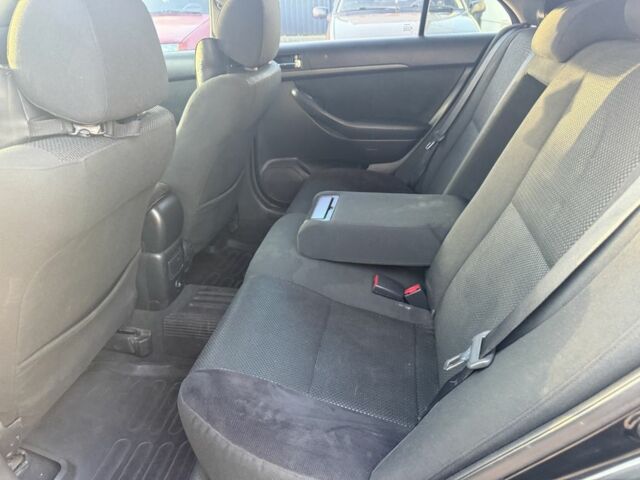 Черный Тойота Авенсис, объемом двигателя 2 л и пробегом 230 тыс. км за 4999 $, фото 18 на Automoto.ua