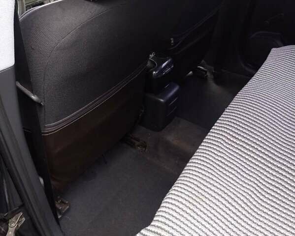 Чорний Тойота Авенсіс, об'ємом двигуна 1.8 л та пробігом 180 тис. км за 7500 $, фото 7 на Automoto.ua