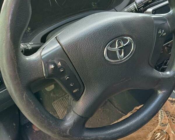 Черный Тойота Авенсис, объемом двигателя 1.79 л и пробегом 181 тыс. км за 4500 $, фото 3 на Automoto.ua