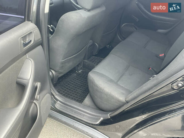 Черный Тойота Авенсис, объемом двигателя 1.8 л и пробегом 451 тыс. км за 4900 $, фото 2 на Automoto.ua