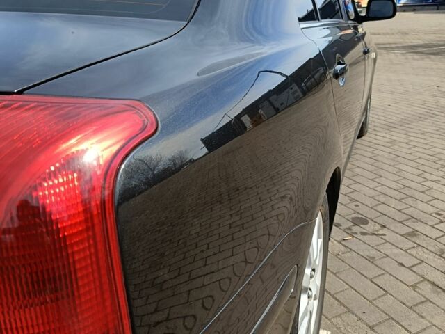 Чорний Тойота Авенсіс, об'ємом двигуна 1.8 л та пробігом 279 тис. км за 6000 $, фото 4 на Automoto.ua