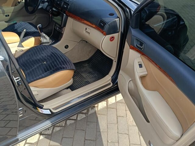 Чорний Тойота Авенсіс, об'ємом двигуна 1.8 л та пробігом 279 тис. км за 6000 $, фото 7 на Automoto.ua