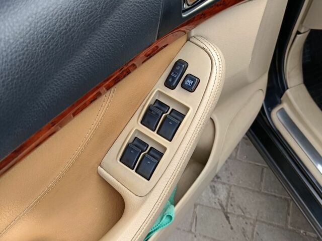 Чорний Тойота Авенсіс, об'ємом двигуна 1.8 л та пробігом 279 тис. км за 6000 $, фото 14 на Automoto.ua