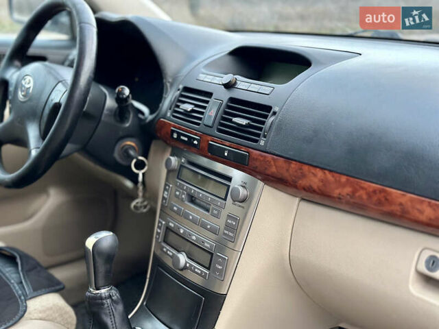 Черный Тойота Авенсис, объемом двигателя 1.79 л и пробегом 335 тыс. км за 4450 $, фото 11 на Automoto.ua