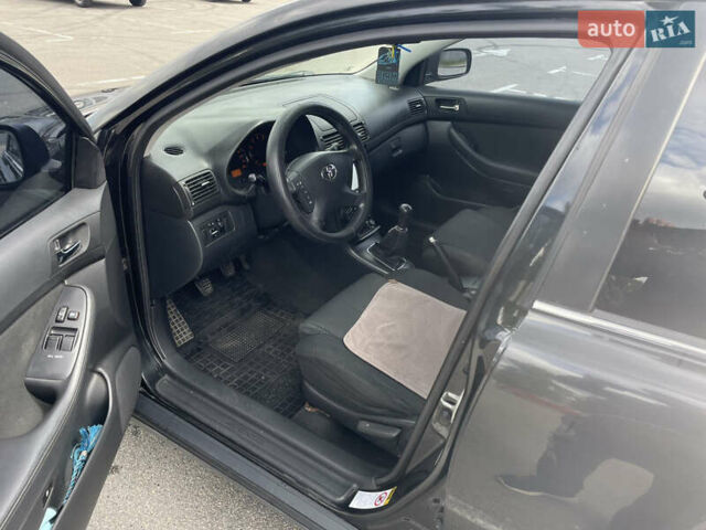 Черный Тойота Авенсис, объемом двигателя 1.8 л и пробегом 451 тыс. км за 4900 $, фото 11 на Automoto.ua