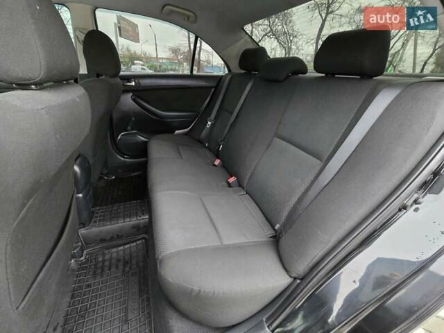 Черный Тойота Авенсис, объемом двигателя 2 л и пробегом 350 тыс. км за 4999 $, фото 22 на Automoto.ua