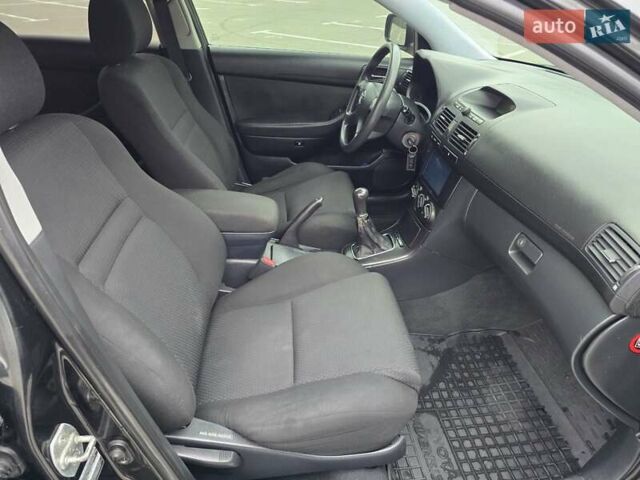 Черный Тойота Авенсис, объемом двигателя 2 л и пробегом 350 тыс. км за 4999 $, фото 18 на Automoto.ua