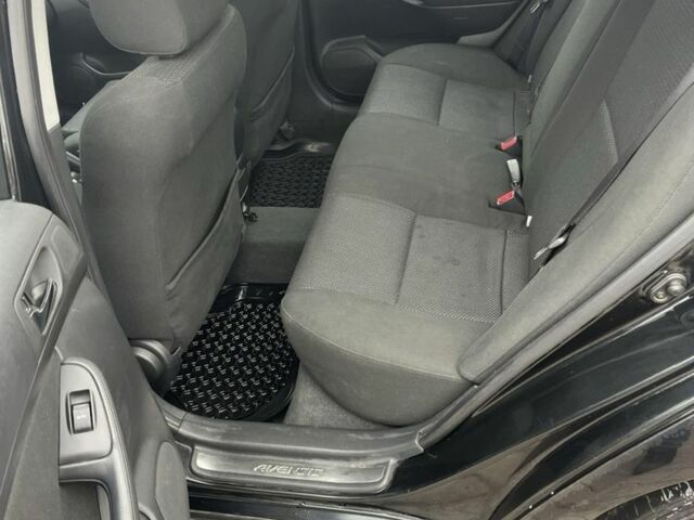 Чорний Тойота Авенсіс, об'ємом двигуна 0 л та пробігом 300 тис. км за 2700 $, фото 3 на Automoto.ua