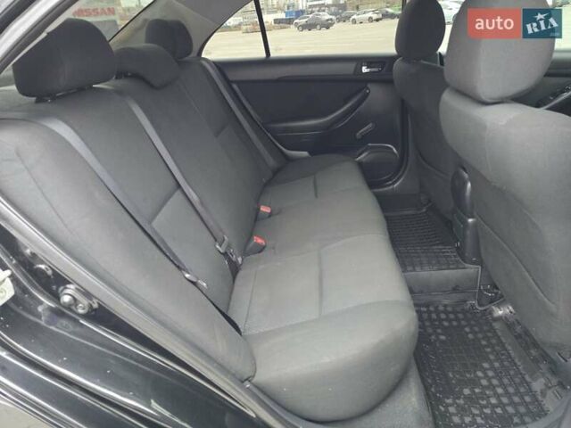 Черный Тойота Авенсис, объемом двигателя 2 л и пробегом 350 тыс. км за 4999 $, фото 19 на Automoto.ua