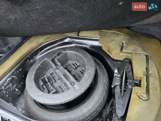 Черный Тойота Авенсис, объемом двигателя 2 л и пробегом 350 тыс. км за 4999 $, фото 31 на Automoto.ua