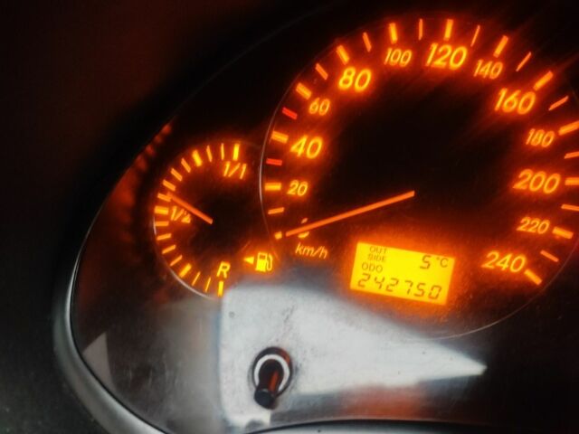 Черный Тойота Авенсис, объемом двигателя 2 л и пробегом 240 тыс. км за 5500 $, фото 2 на Automoto.ua