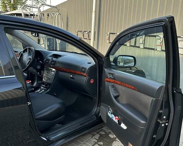 Черный Тойота Авенсис, объемом двигателя 1.79 л и пробегом 183 тыс. км за 6200 $, фото 7 на Automoto.ua