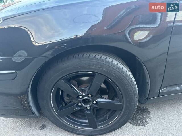 Черный Тойота Авенсис, объемом двигателя 1.79 л и пробегом 240 тыс. км за 6800 $, фото 2 на Automoto.ua