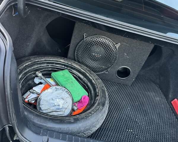 Черный Тойота Авенсис, объемом двигателя 1.79 л и пробегом 240 тыс. км за 6800 $, фото 6 на Automoto.ua