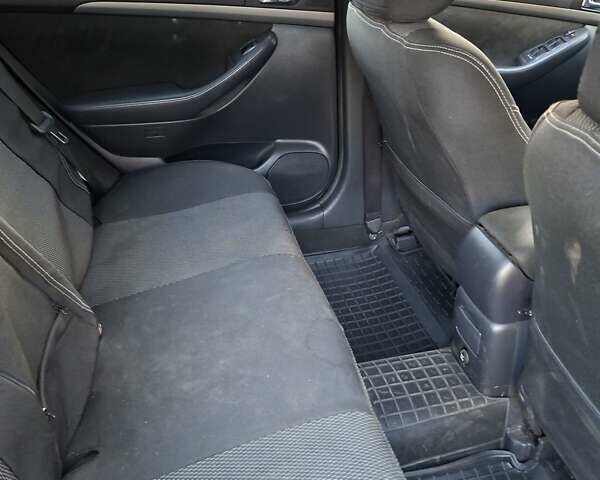 Чорний Тойота Авенсіс, об'ємом двигуна 1.79 л та пробігом 204 тис. км за 6200 $, фото 8 на Automoto.ua