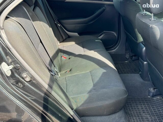 Чорний Тойота Авенсіс, об'ємом двигуна 2 л та пробігом 264 тис. км за 7190 $, фото 19 на Automoto.ua