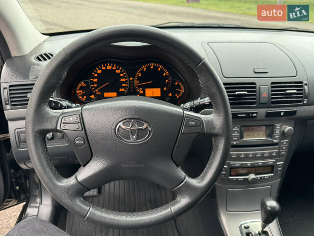 Чорний Тойота Авенсіс, об'ємом двигуна 1.79 л та пробігом 180 тис. км за 7590 $, фото 16 на Automoto.ua