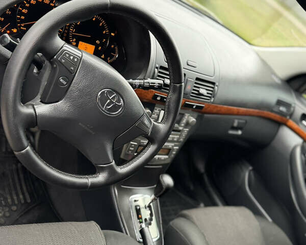 Черный Тойота Авенсис, объемом двигателя 1.8 л и пробегом 178 тыс. км за 7150 $, фото 17 на Automoto.ua