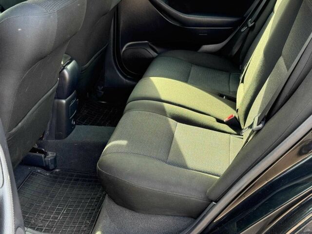 Чорний Тойота Авенсіс, об'ємом двигуна 2 л та пробігом 264 тис. км за 6780 $, фото 16 на Automoto.ua