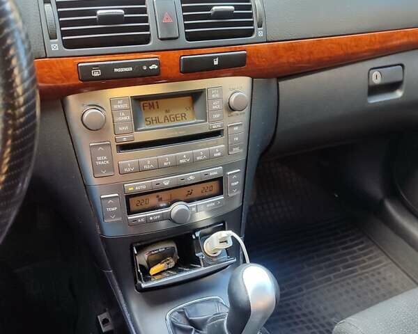 Черный Тойота Авенсис, объемом двигателя 1.8 л и пробегом 320 тыс. км за 7200 $, фото 51 на Automoto.ua