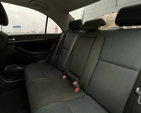 Чорний Тойота Авенсіс, об'ємом двигуна 1.79 л та пробігом 180 тис. км за 7590 $, фото 25 на Automoto.ua