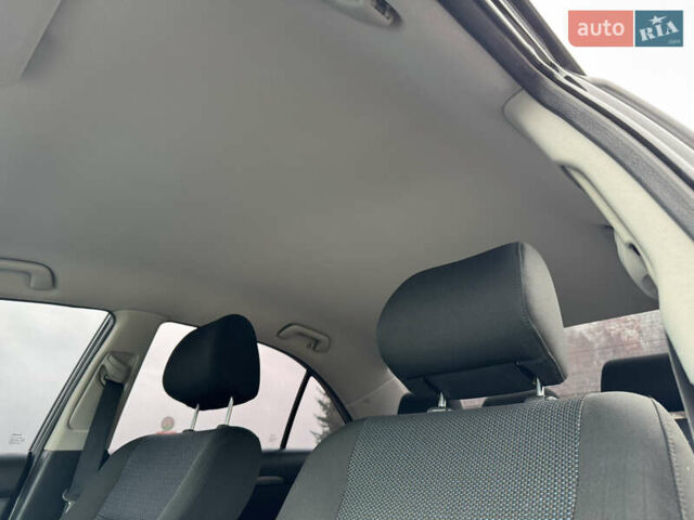 Чорний Тойота Авенсіс, об'ємом двигуна 1.79 л та пробігом 180 тис. км за 7590 $, фото 27 на Automoto.ua