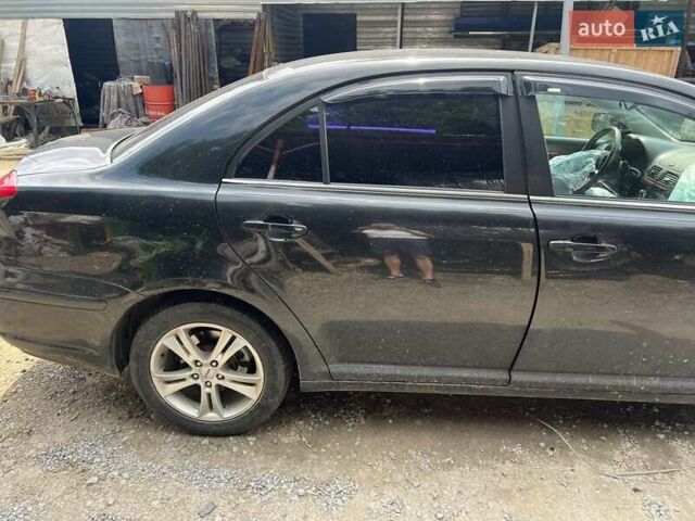 Черный Тойота Авенсис, объемом двигателя 1.8 л и пробегом 1 тыс. км за 4000 $, фото 5 на Automoto.ua
