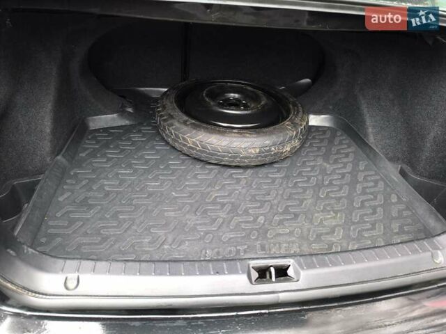 Черный Тойота Авенсис, объемом двигателя 1.8 л и пробегом 190 тыс. км за 7100 $, фото 14 на Automoto.ua